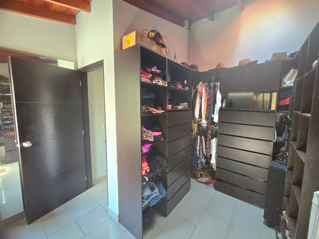 Casa en venta Medellin Loma de los Bernal