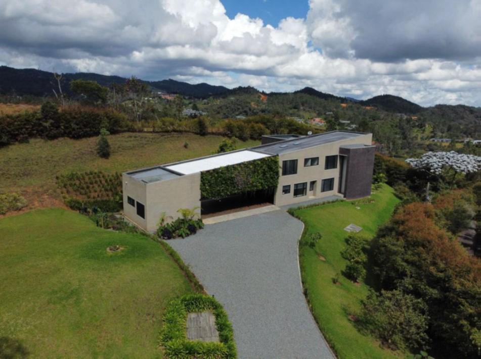 Casa en venta    en Envigado Loma de El Escobero