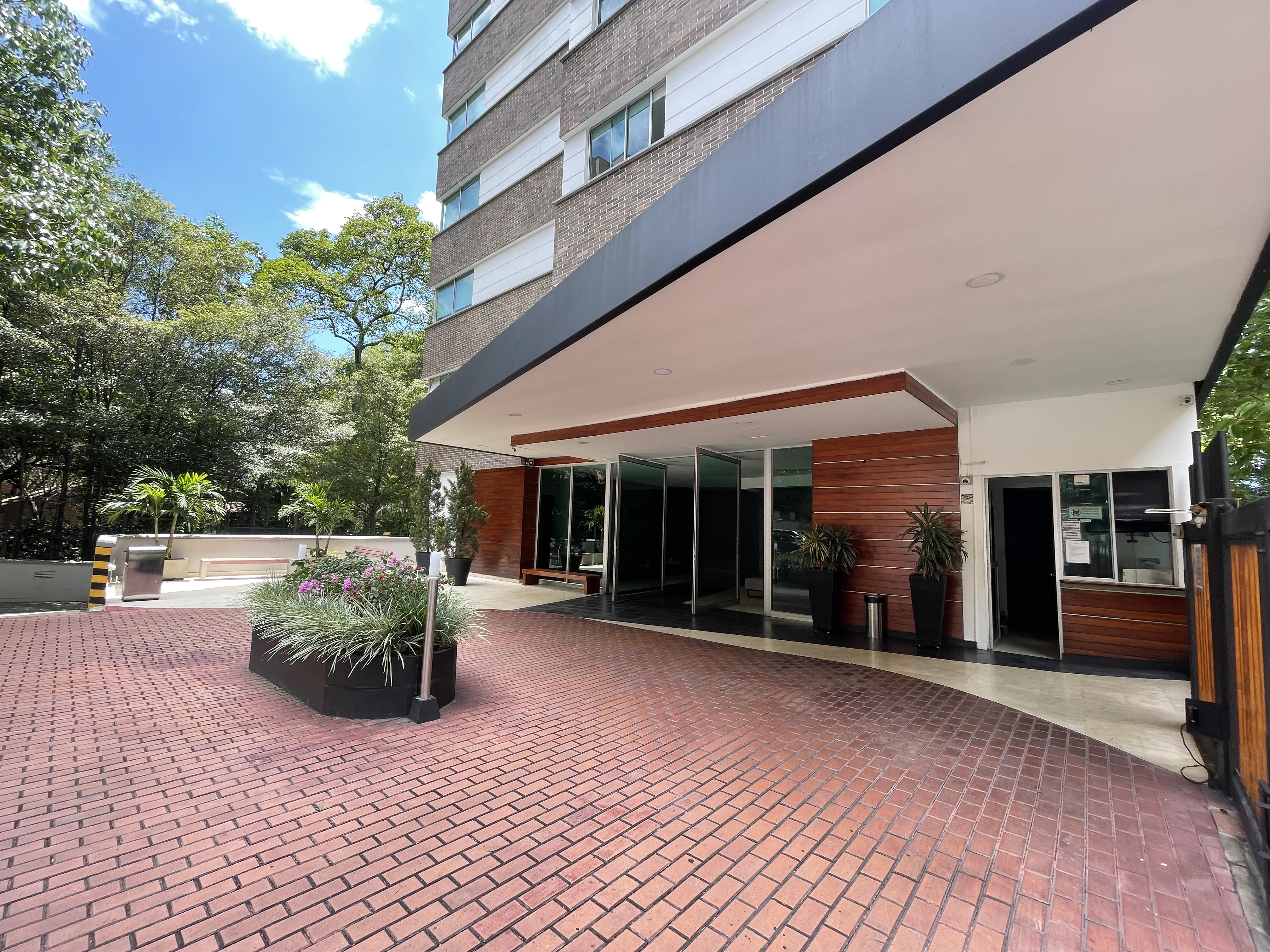 Apartamento AMOBLADO para la venta en Medellín Loma de Alejandría
