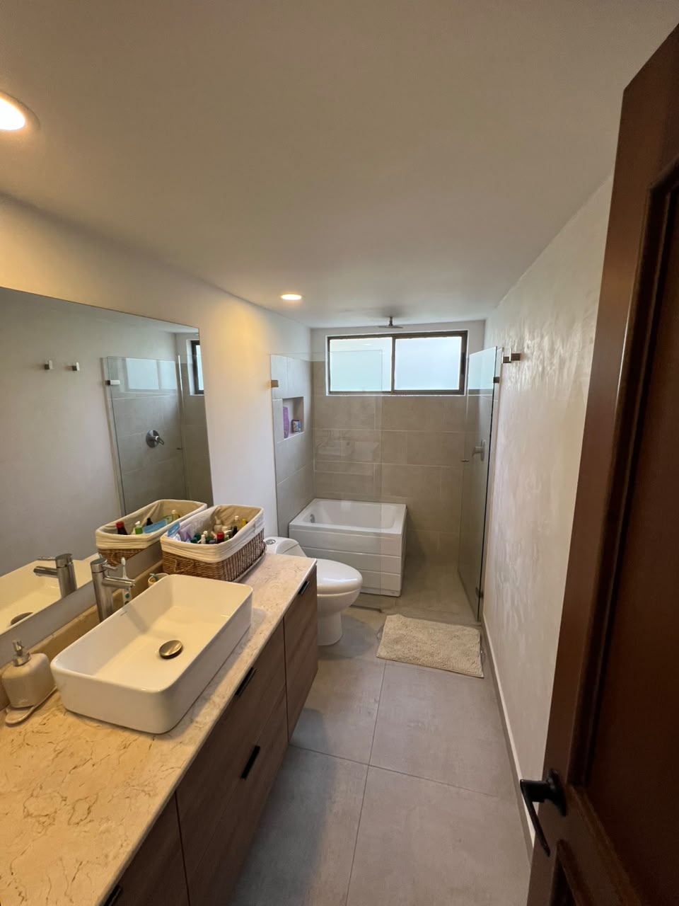 Casa en  venta en el  Poblado Medellin cerca del Tesoro