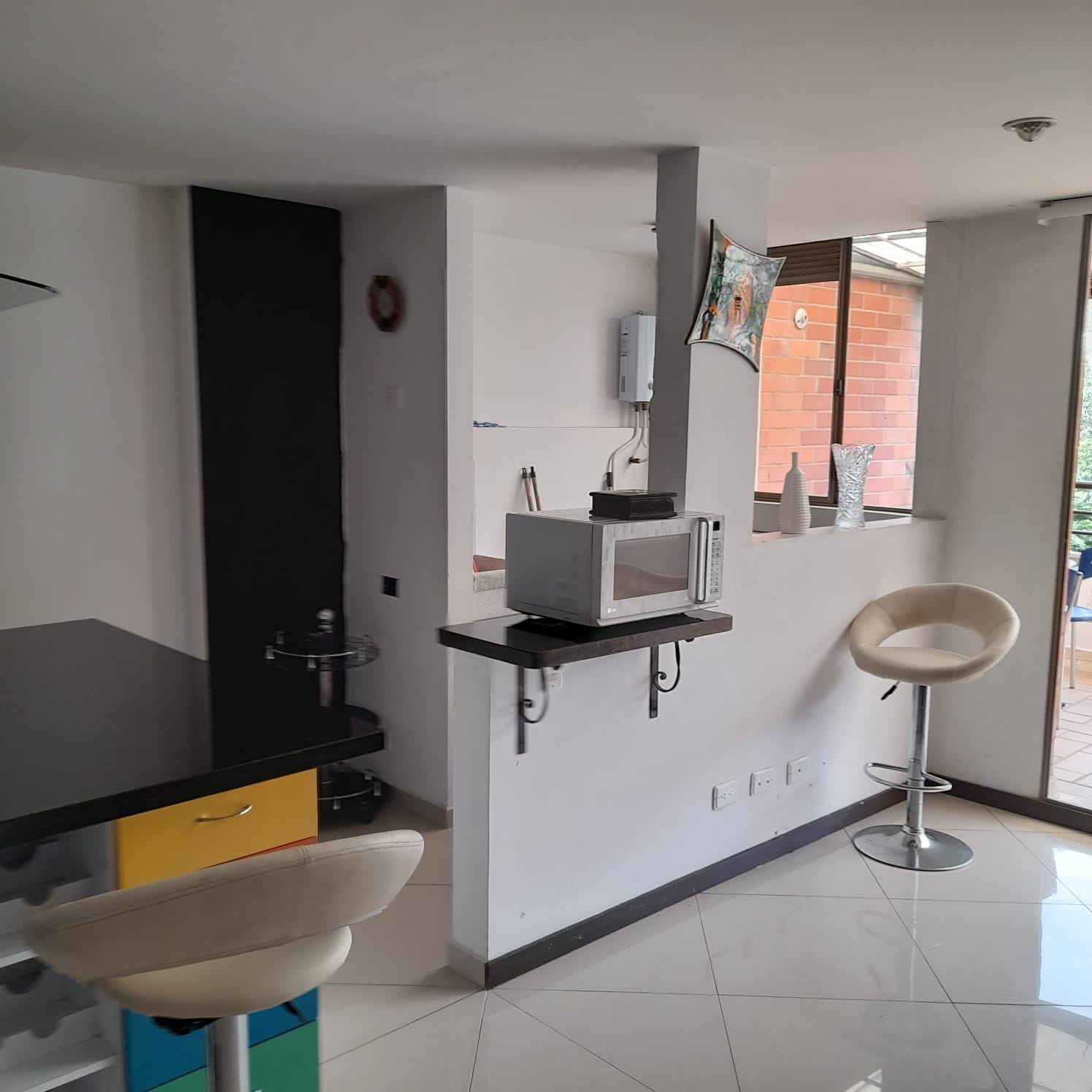 Apartaestudio amoblado para arriendo vía Las Palmas