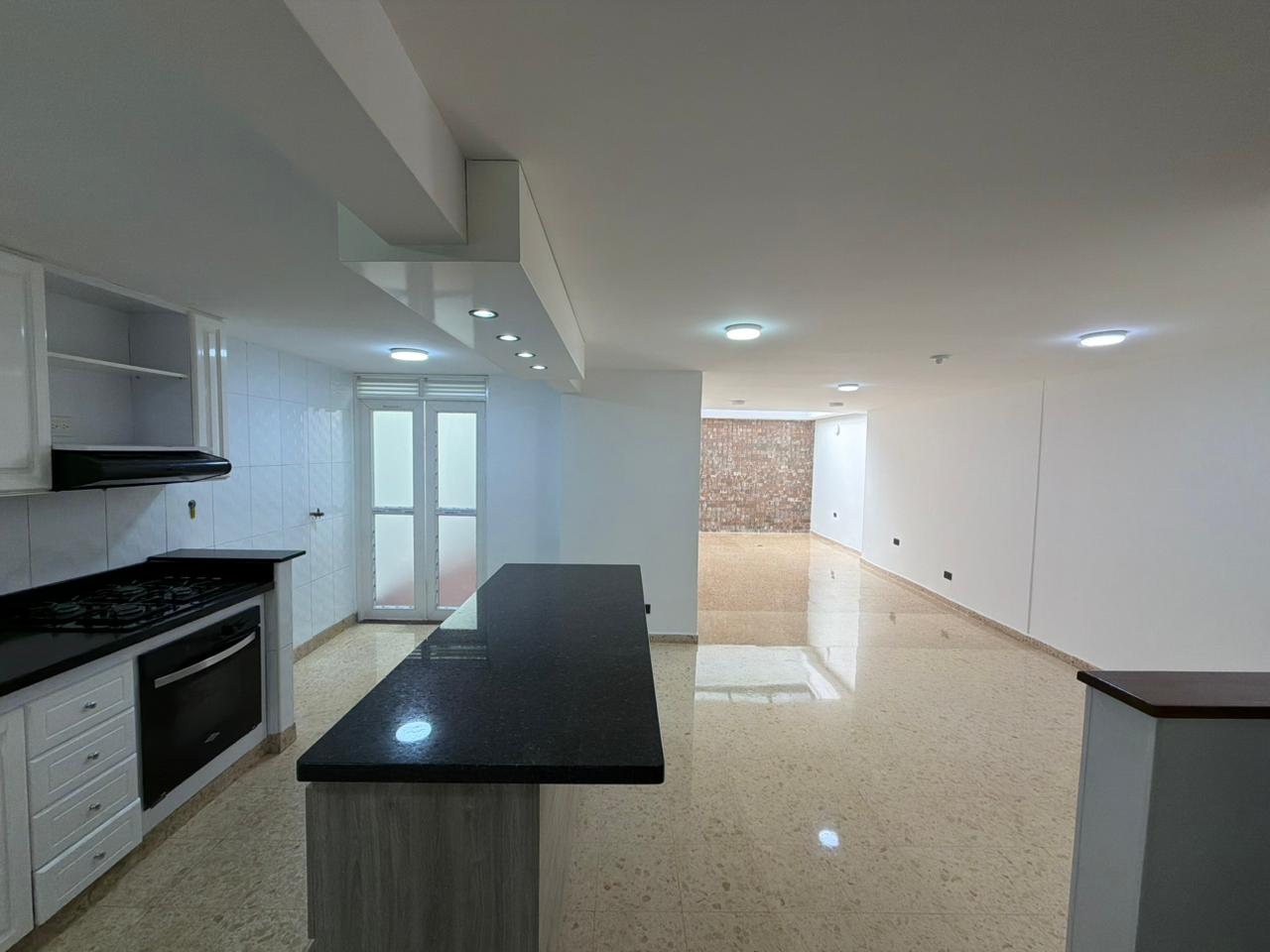Casa para Arriendo  en Loma de los Bernal Medellín