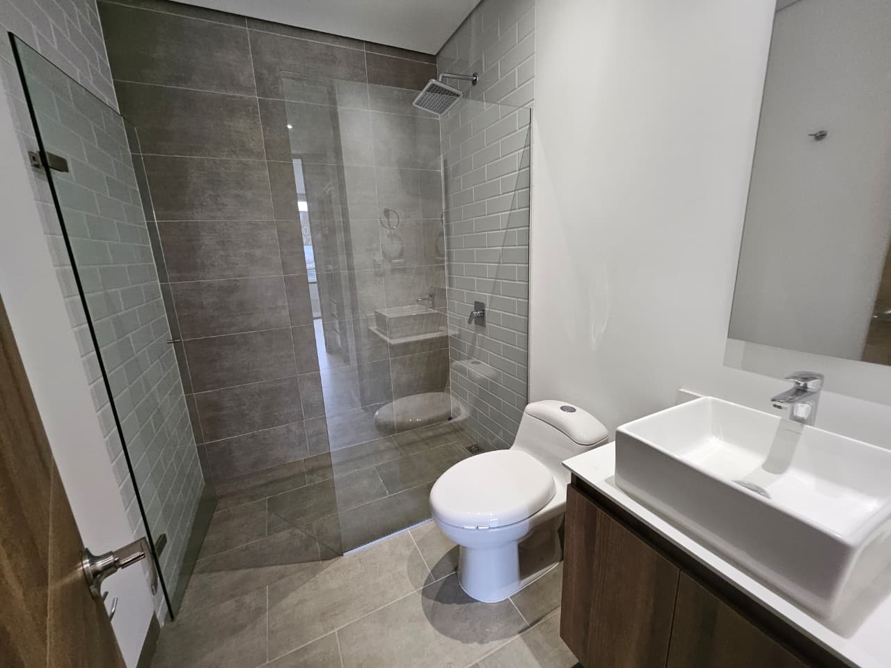 Apartaestudio para estrenar en arriendo Ciudad del Río El Poblado