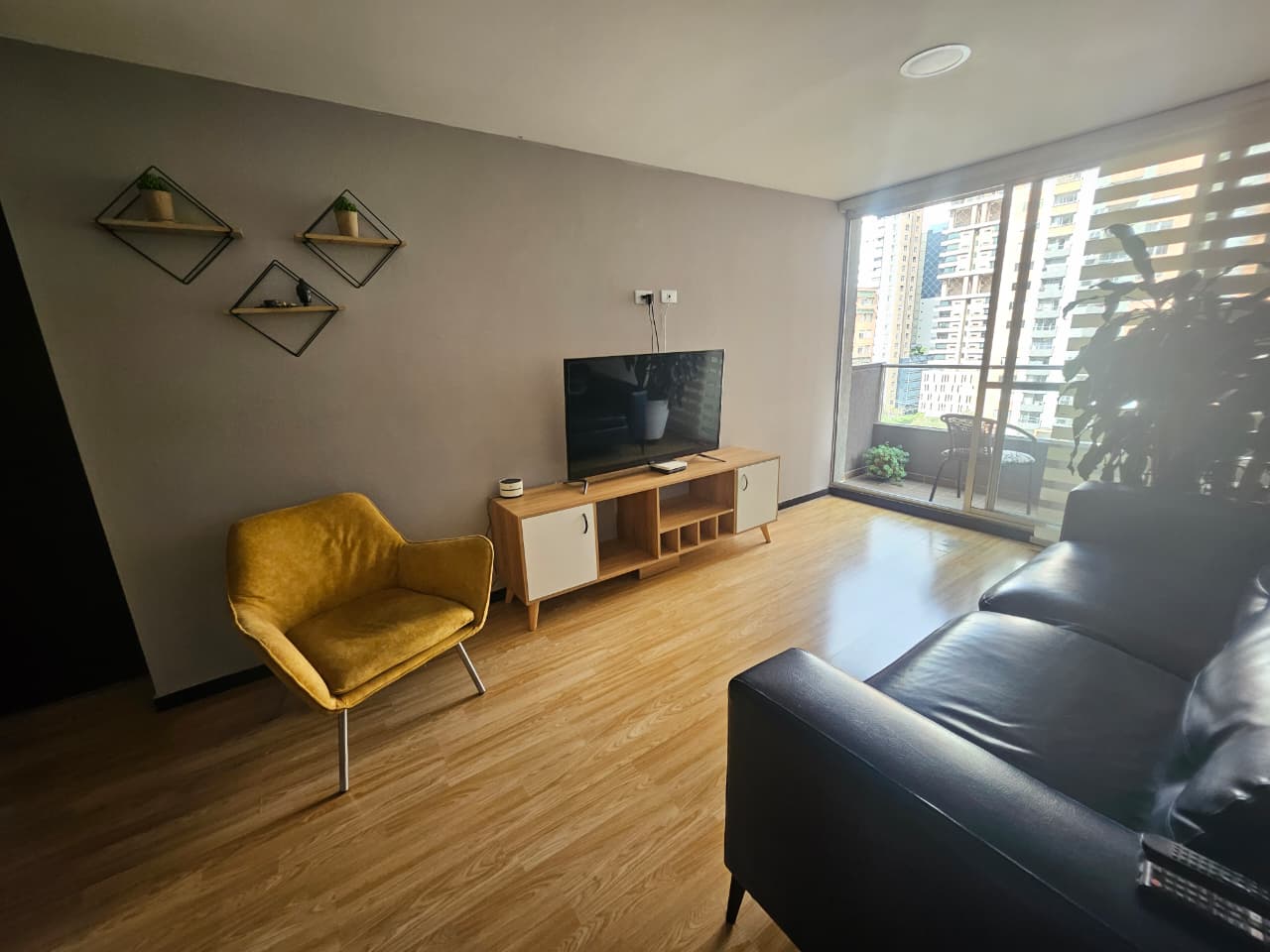 Apartamento amoblado en arriendo en Ciudad del Río El Poblado