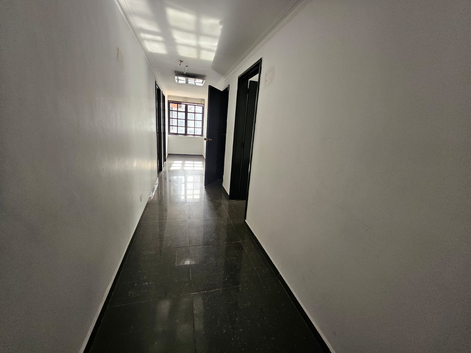 Casa comercial para arriendo en La 80 Floresta
