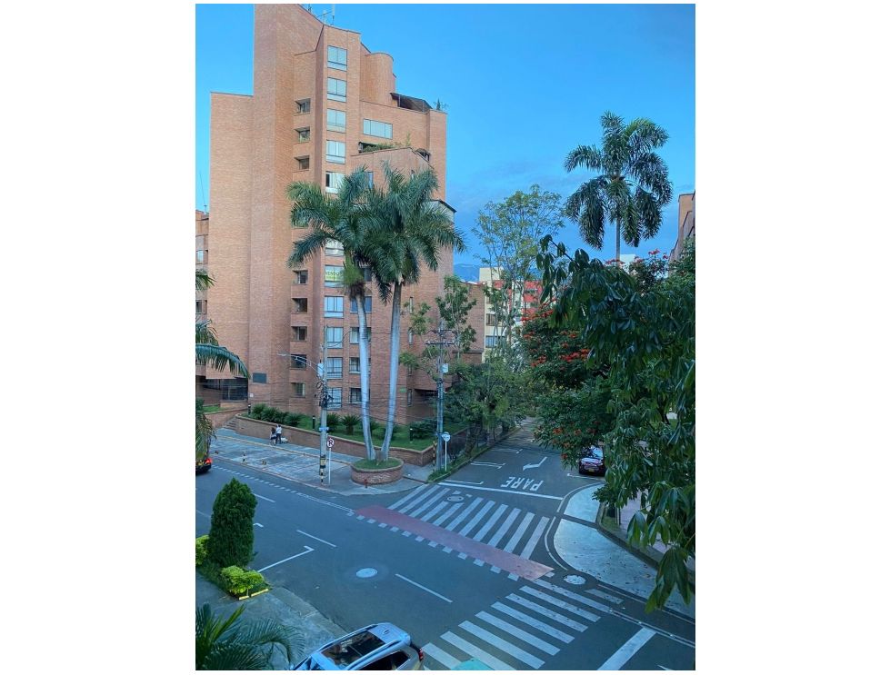 Apartamento para venta en Medellin Laureles