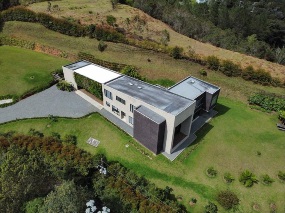 Casa en venta    en Envigado Loma de El Escobero