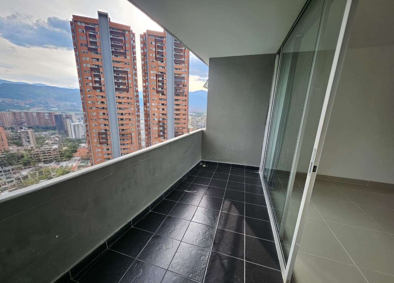 Apartamento para arriendo en La Loma del Indio El Poblado
