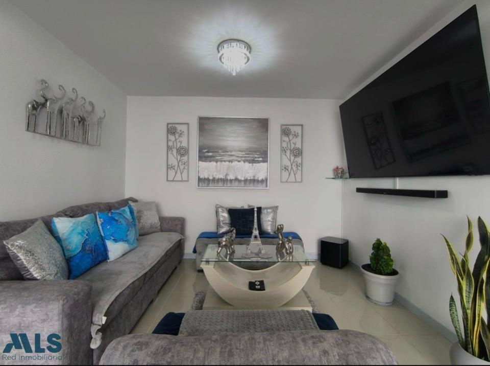 Apartamento para la venta en Envigado Loma del Barro