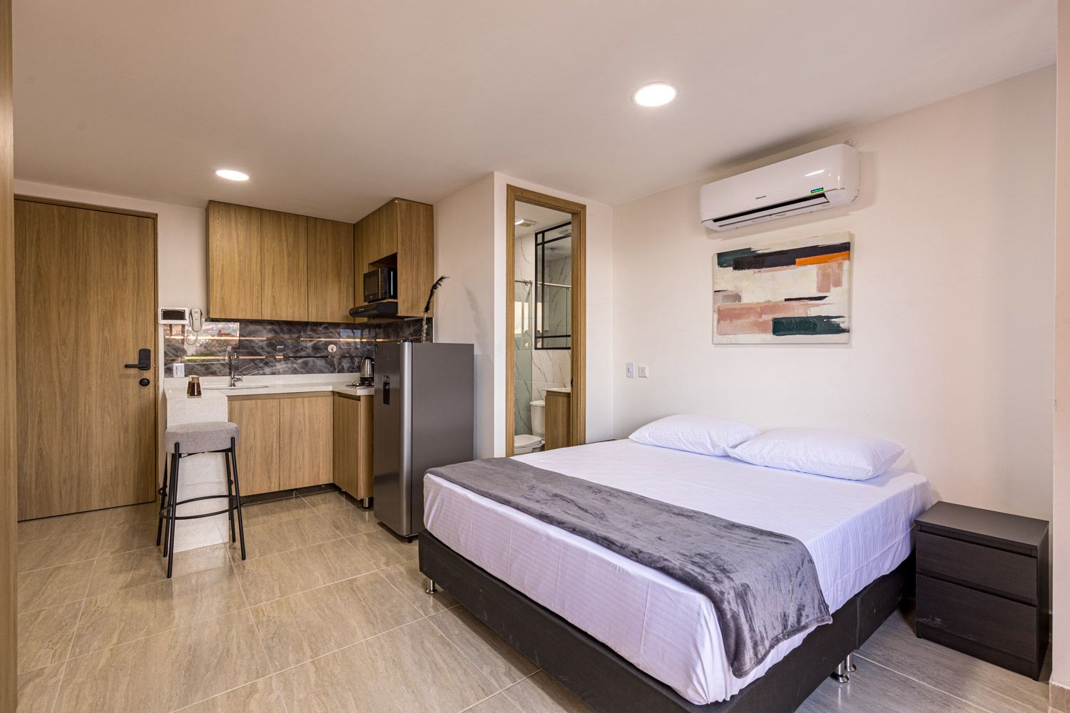 Apartaestudio tipo Loft amoblado en venta Belén Rosales