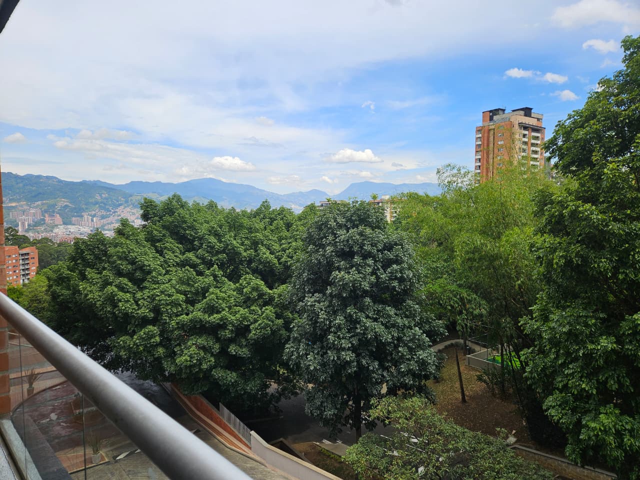 Apartamento en arriendo en La Loma del Esmeraldal Envigado