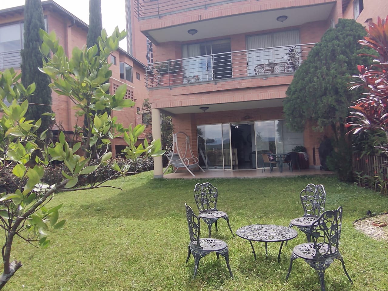 CASA EN VENTA EN EL POBLADO LA CALERA