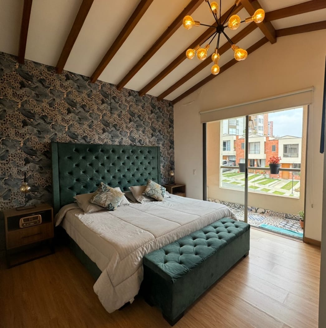 Casa para la venta en La Estrella cerca del Parque principal