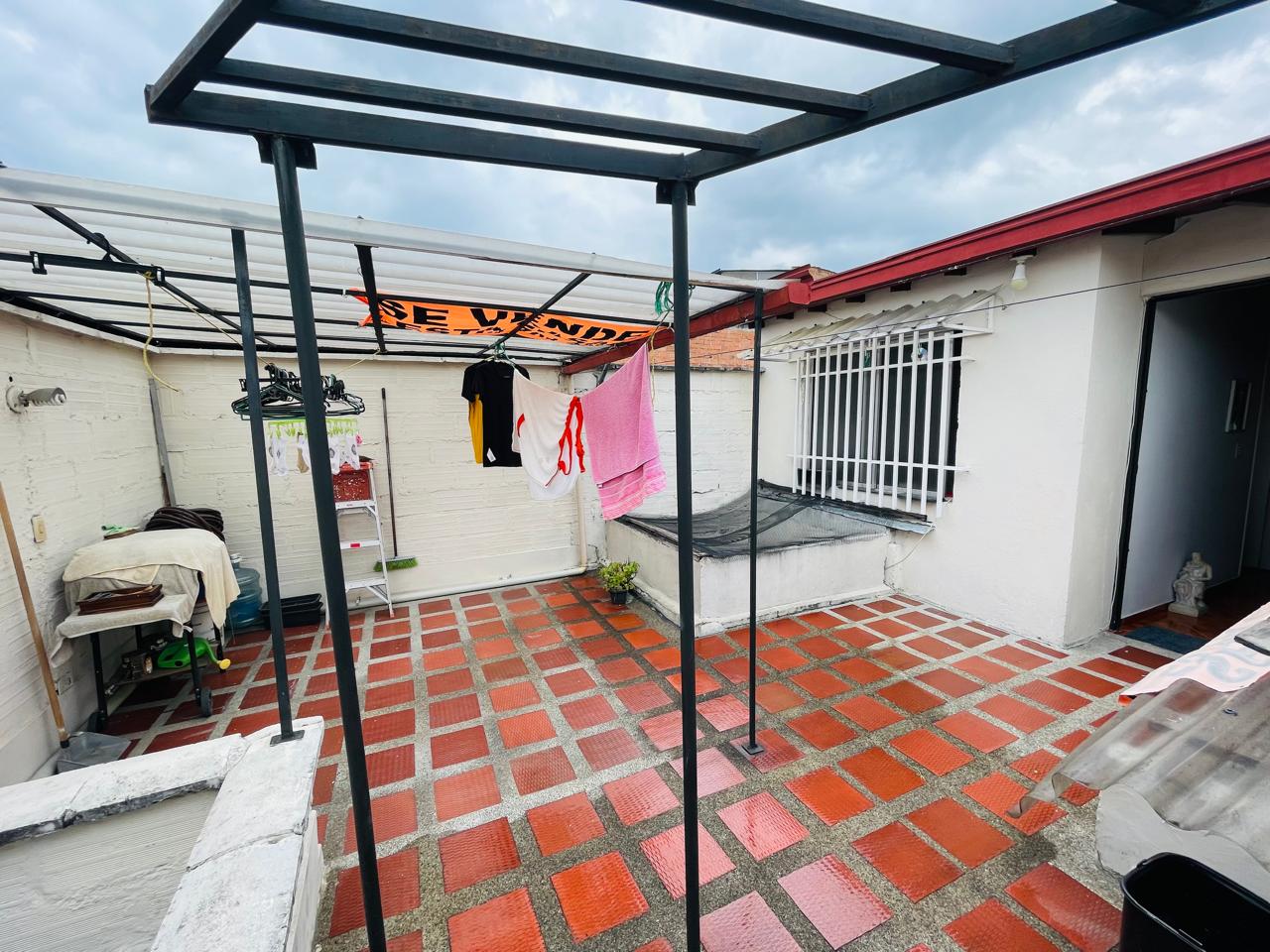 VENDO CASA EN ROBLEDO LOPEZ DE MESA MEDELLIN