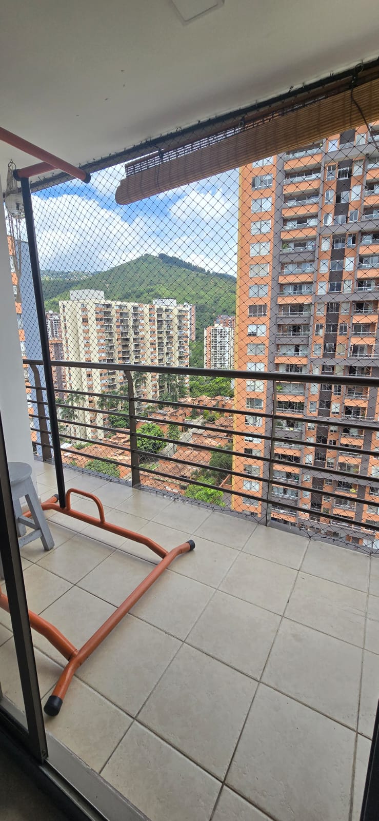 Apartamento en venta Medellin Loma de los Bernal