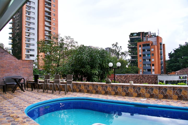 Apartamento para la venta en Medellin Poblado Los Parra