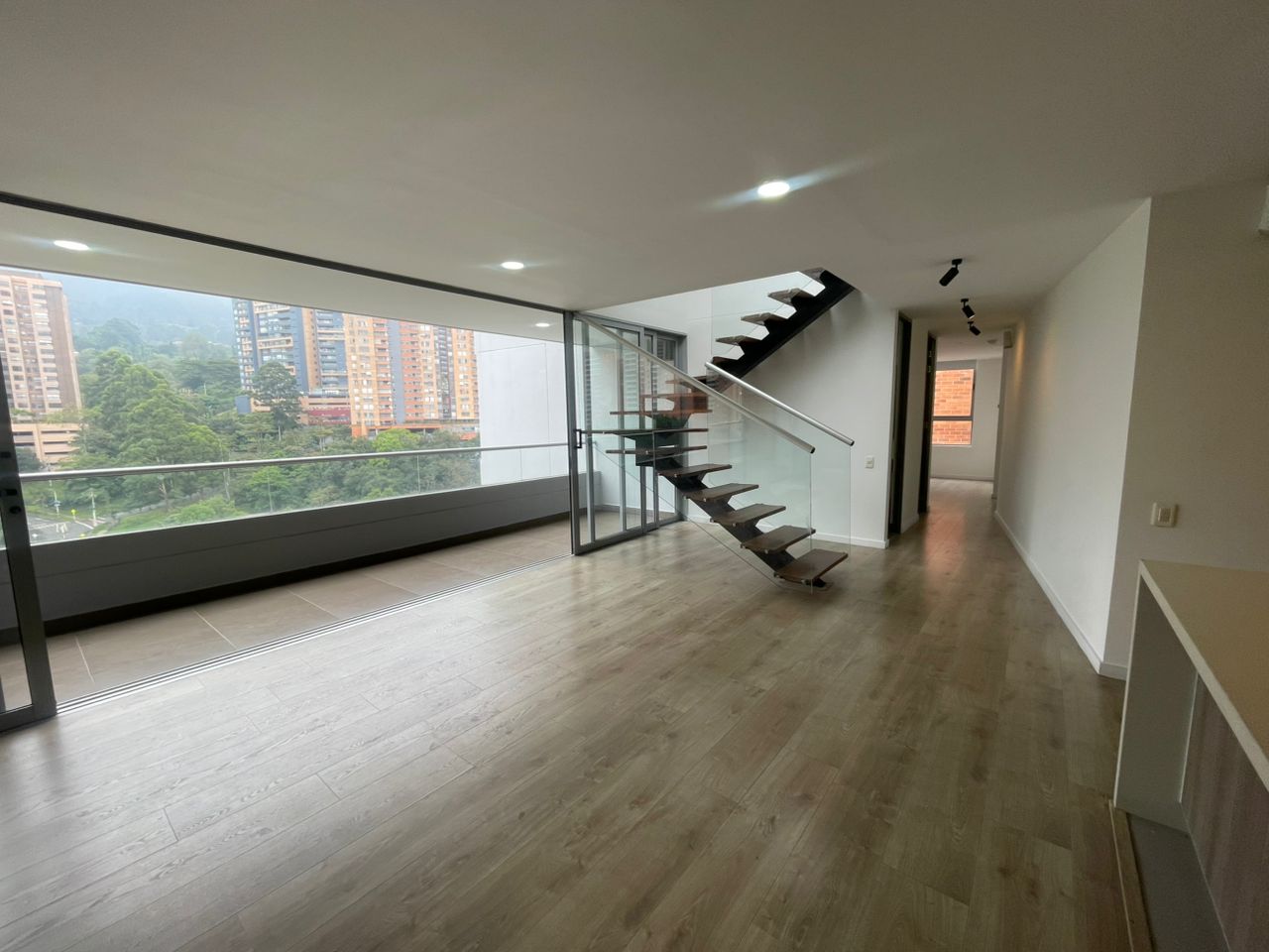 Apartamento para arriendo en Envigado Loma las brujas