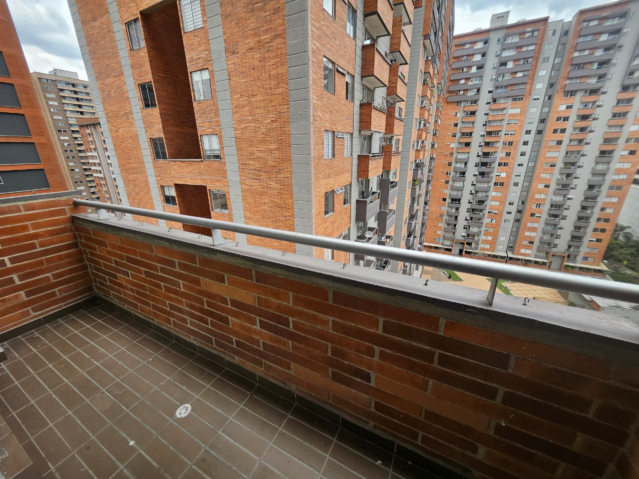 Apartamento amoblado en arriendo en Ciudad del Río El Poblado