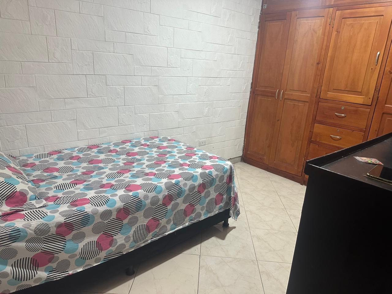 Casa en venta en la Almeria Medellin
