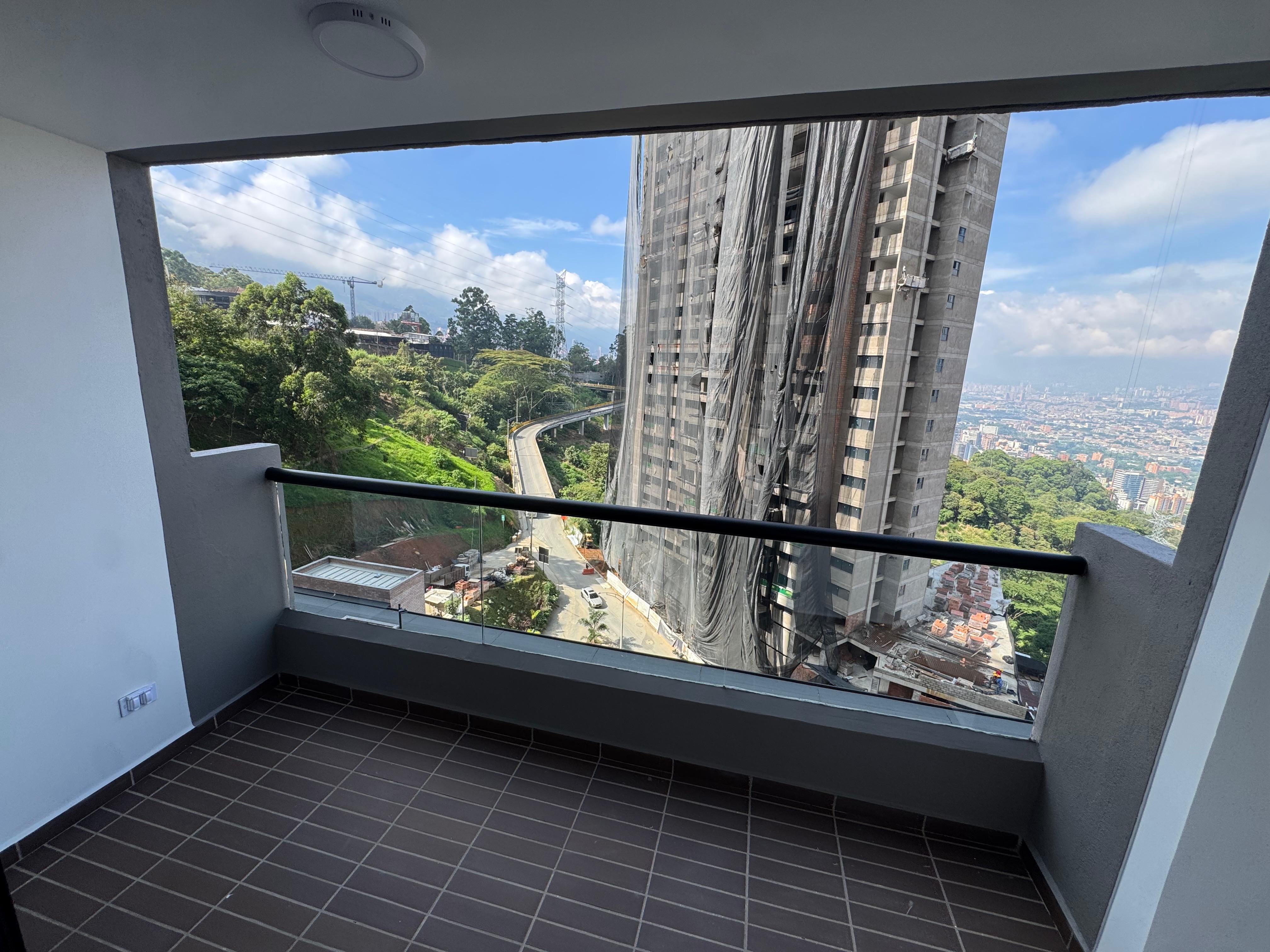 Apartamento para estrenar en arriendo en Las Palmas Medellín