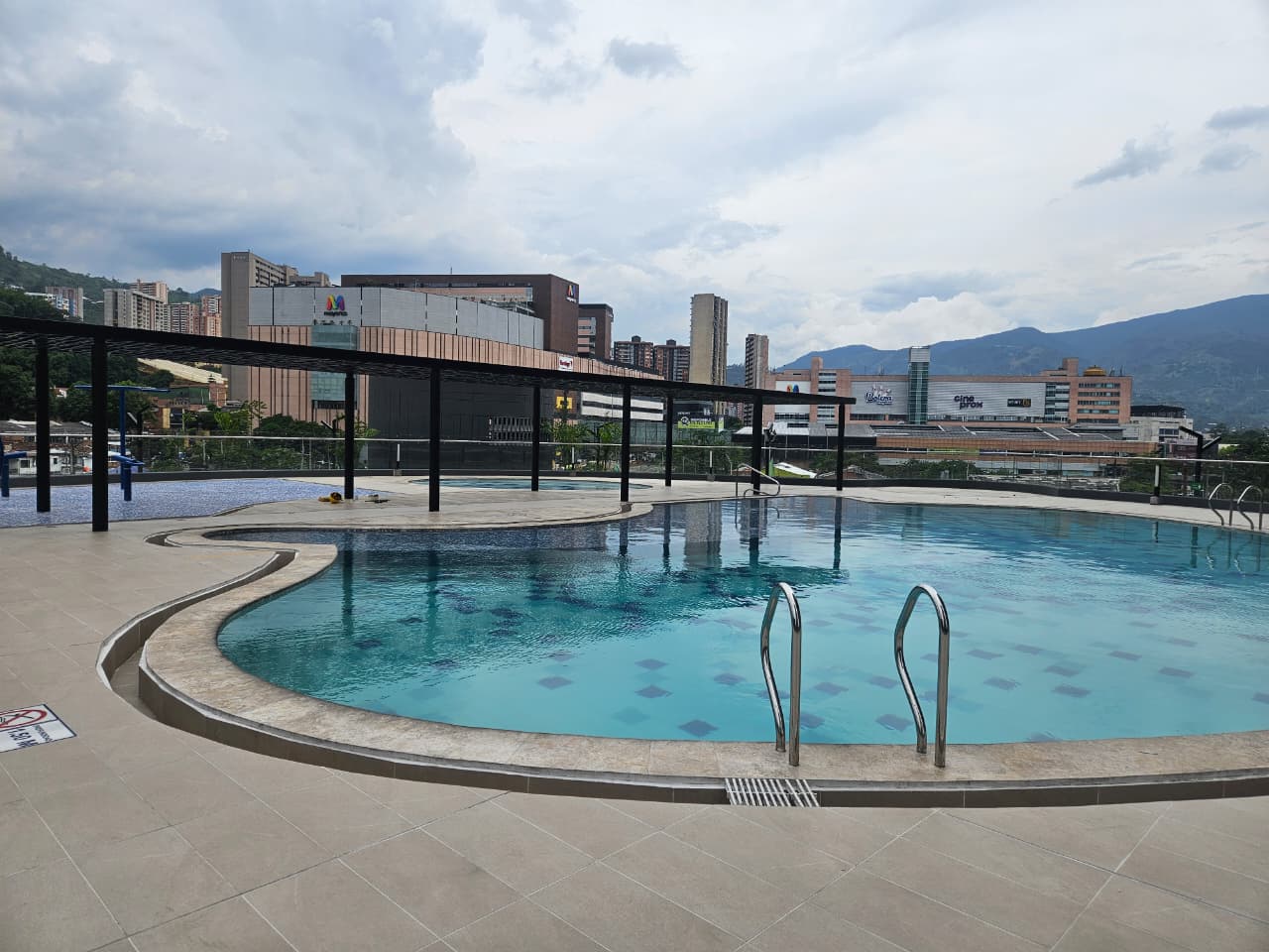 Apartamento para estrenar en arriendo en Envigado