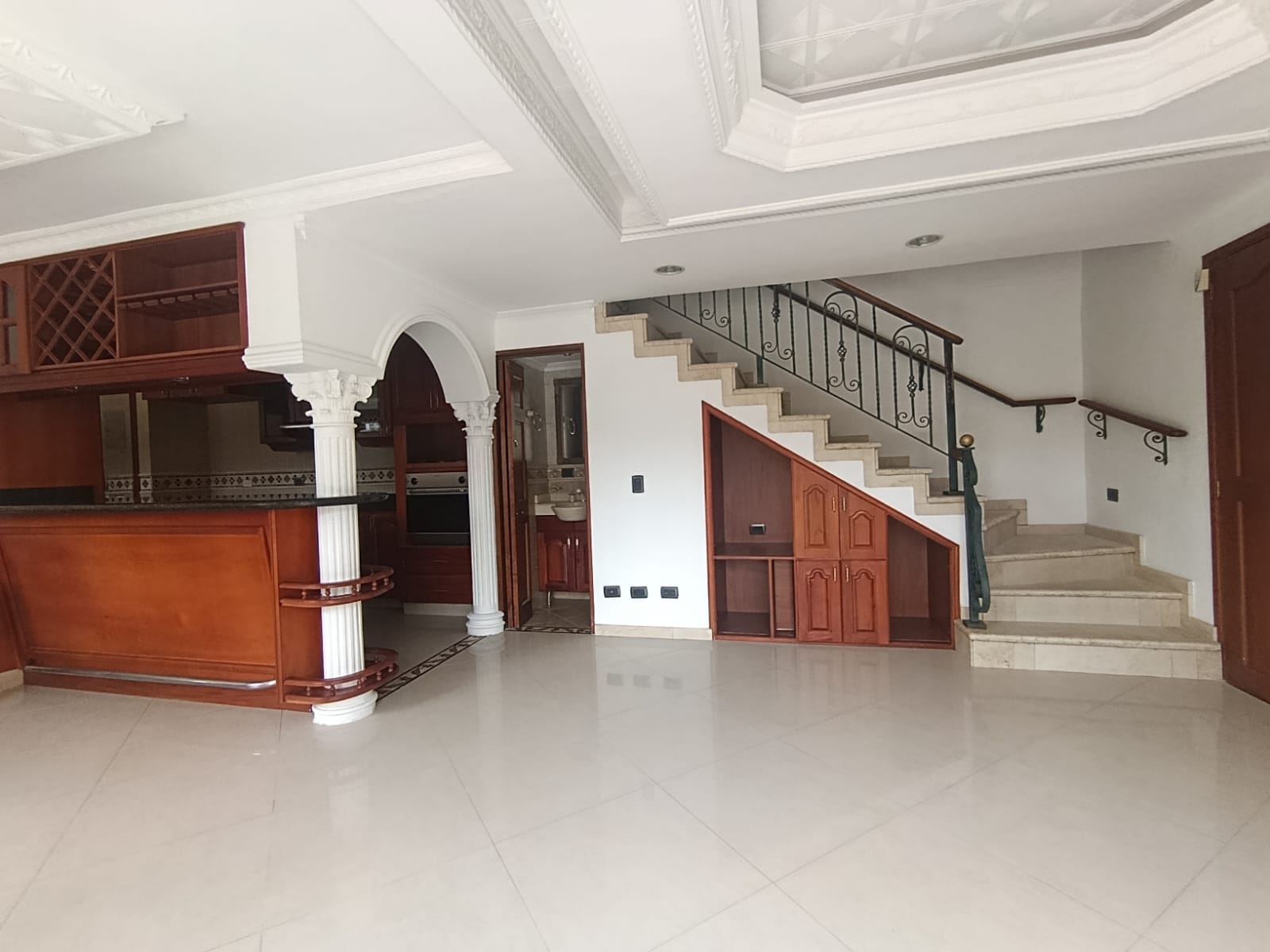 Apartamento Dúplex  en Arriendo Loma de los Bernal