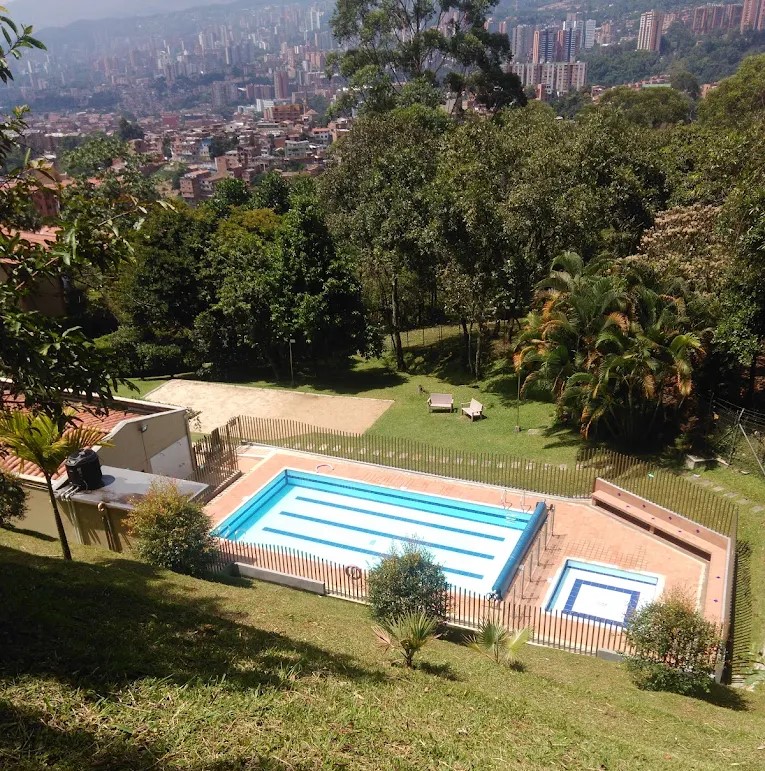 Casa en venta en Envigado Las Antillas