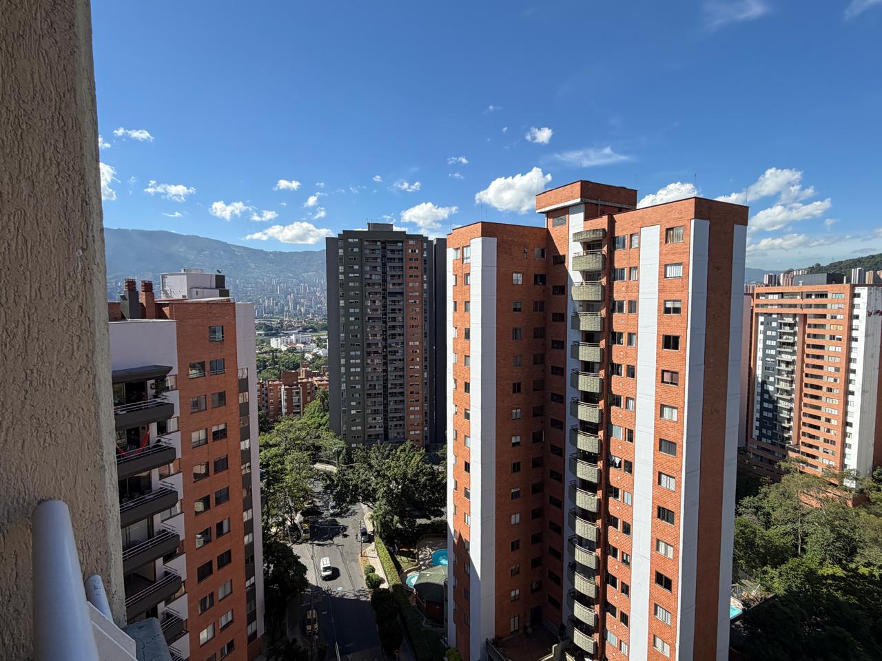 Apartamento para venta en Loma De Los Bernal