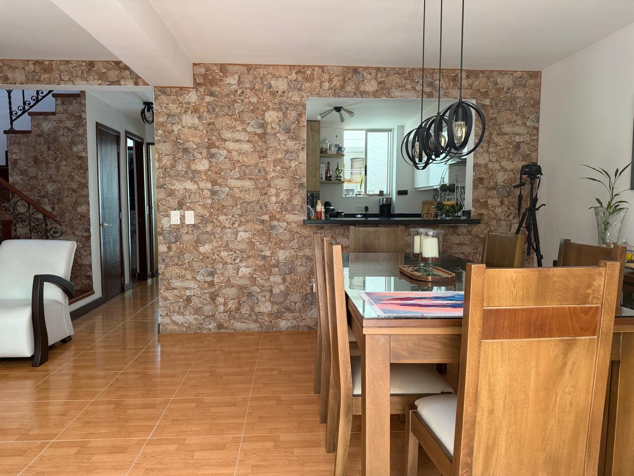 Casa para la venta en Envigado   sector Cumbres