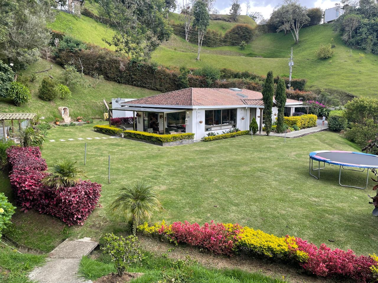 Casa para arriendo en Envigado Loma del Escobero