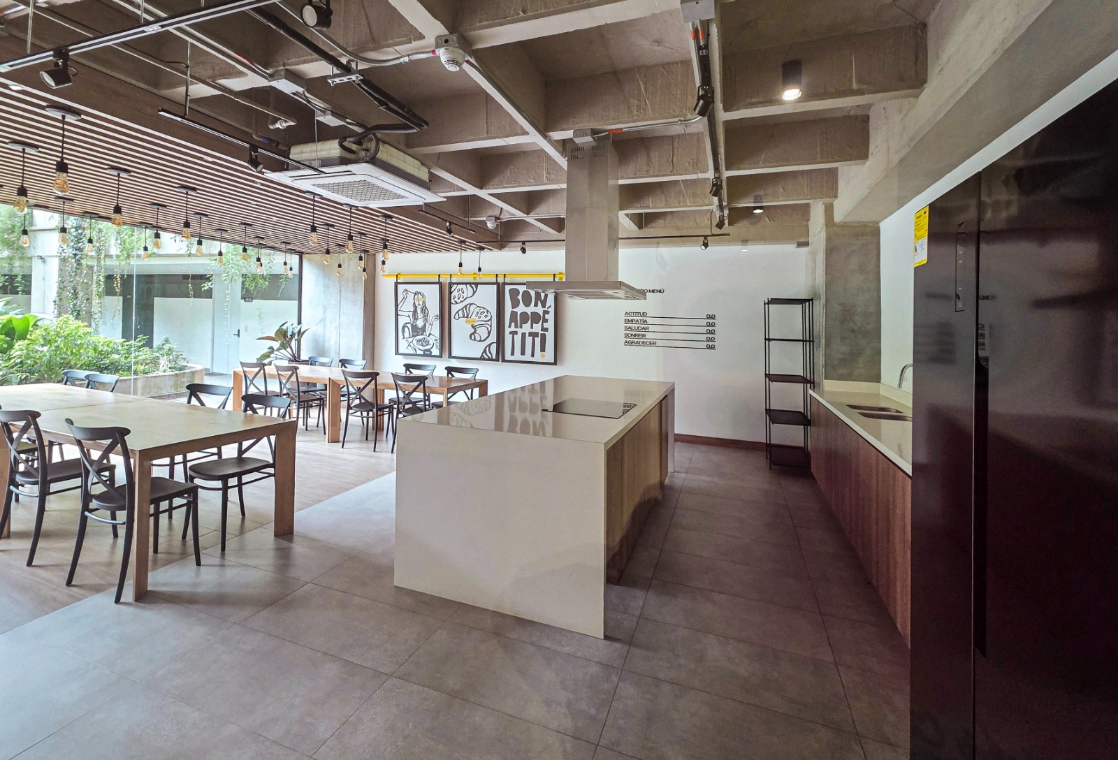 Apartaestudio amoblado para arriendo en Ciudad del Río El Poblado