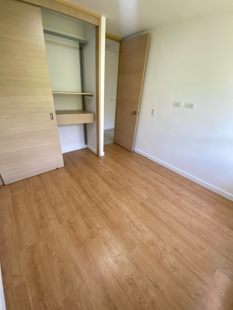 Apartamento para la venta en la loma de los bernal