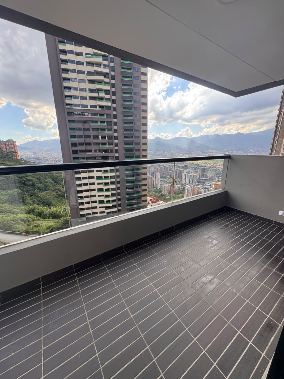 Apartamento para estrenar en arriendo en Las Palmas Medellín