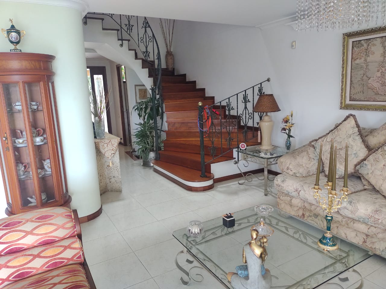 CASA EN VENTA EN EL POBLADO LA CALERA