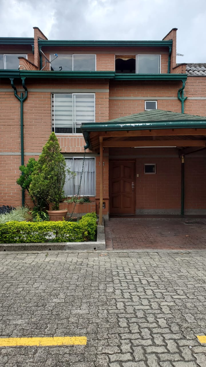 Casa para la venta en La Mota Medellín