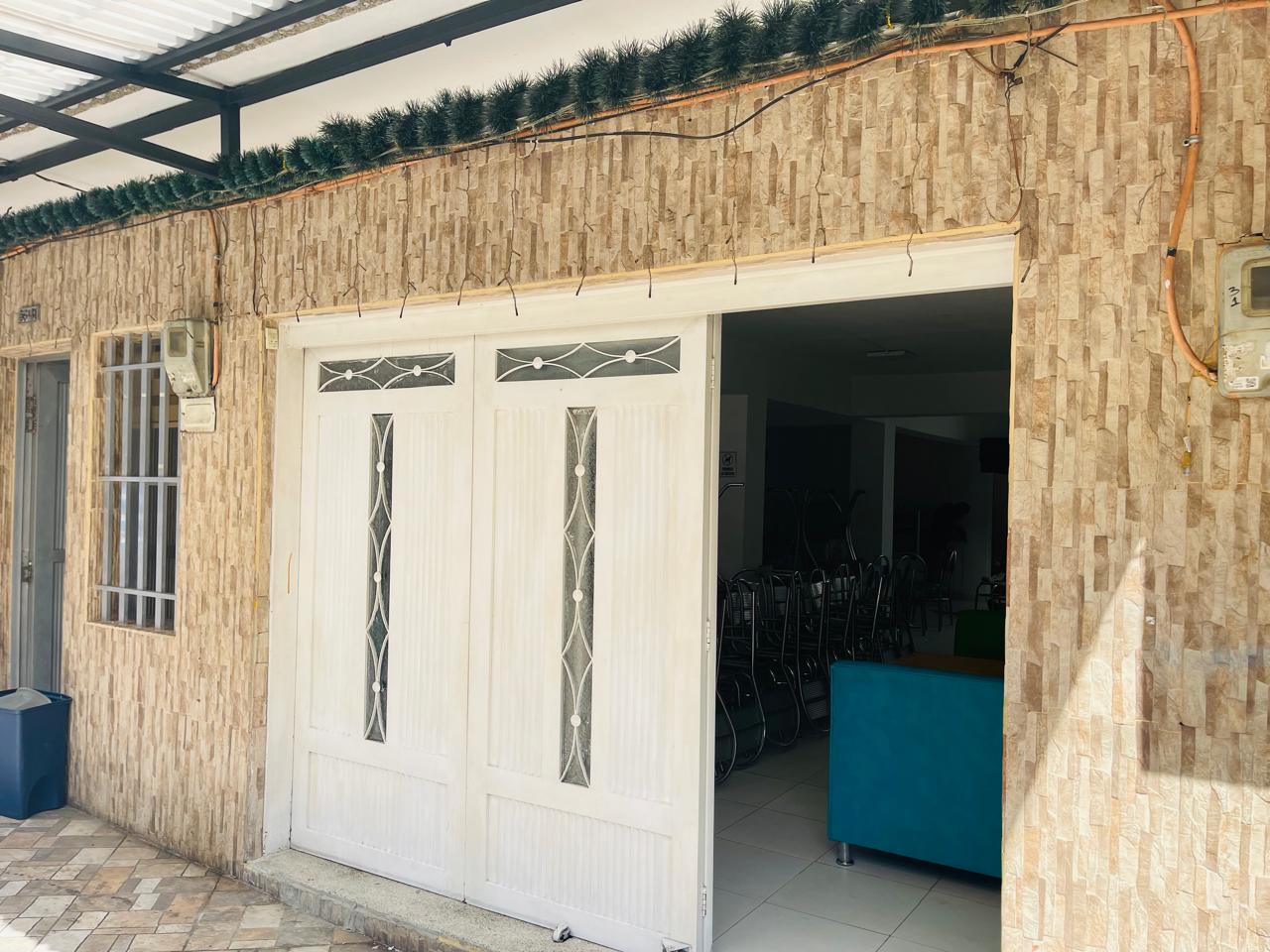 Se arrienda casa local en bello la cumbre