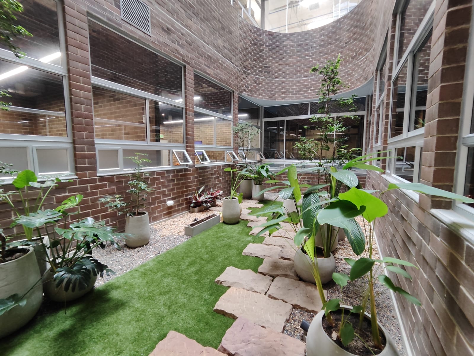 Edificio industrial para venta en sector  la aguacatala   Medellin