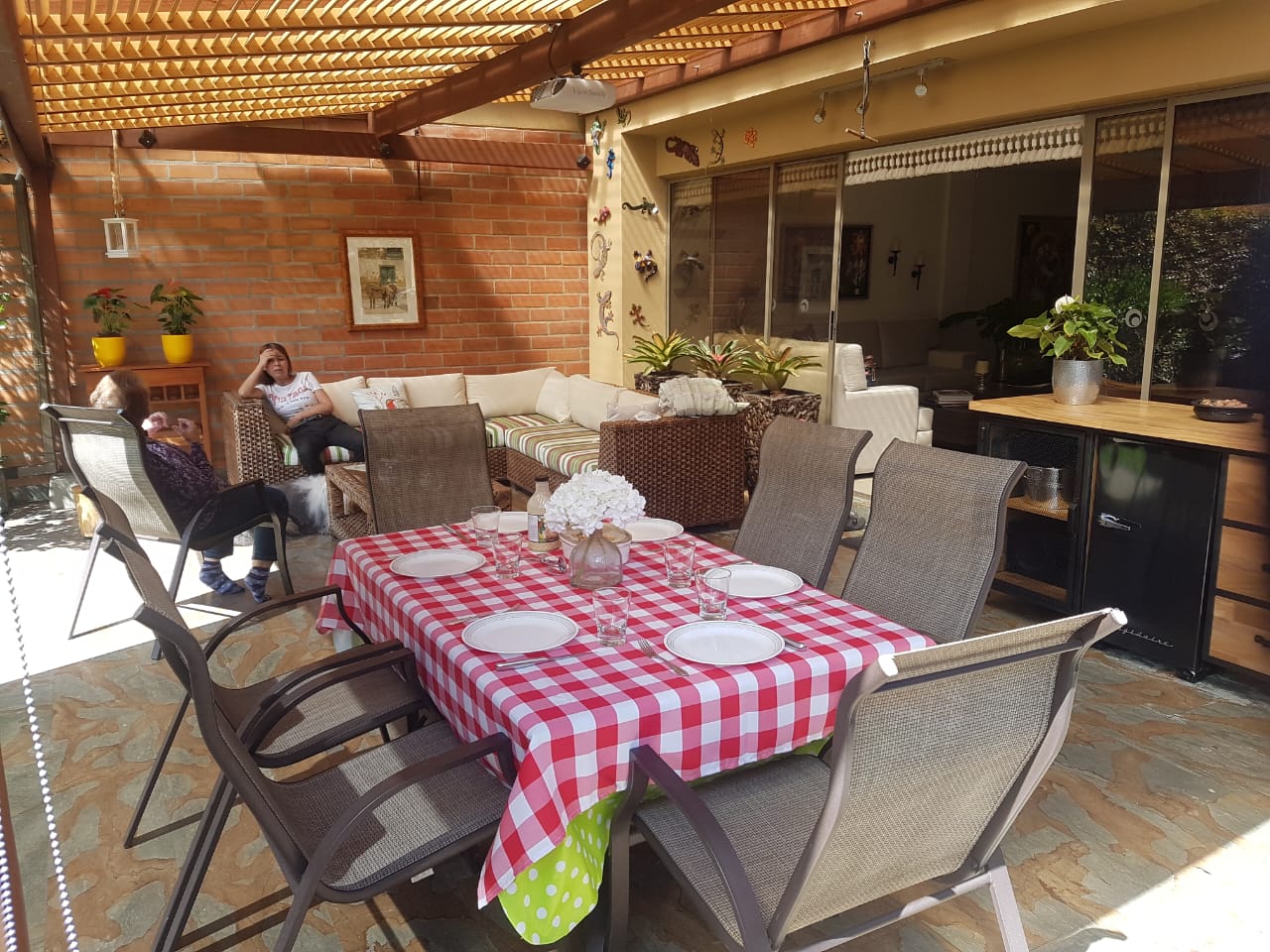 Venta de casa en El Retiro cerca al parque