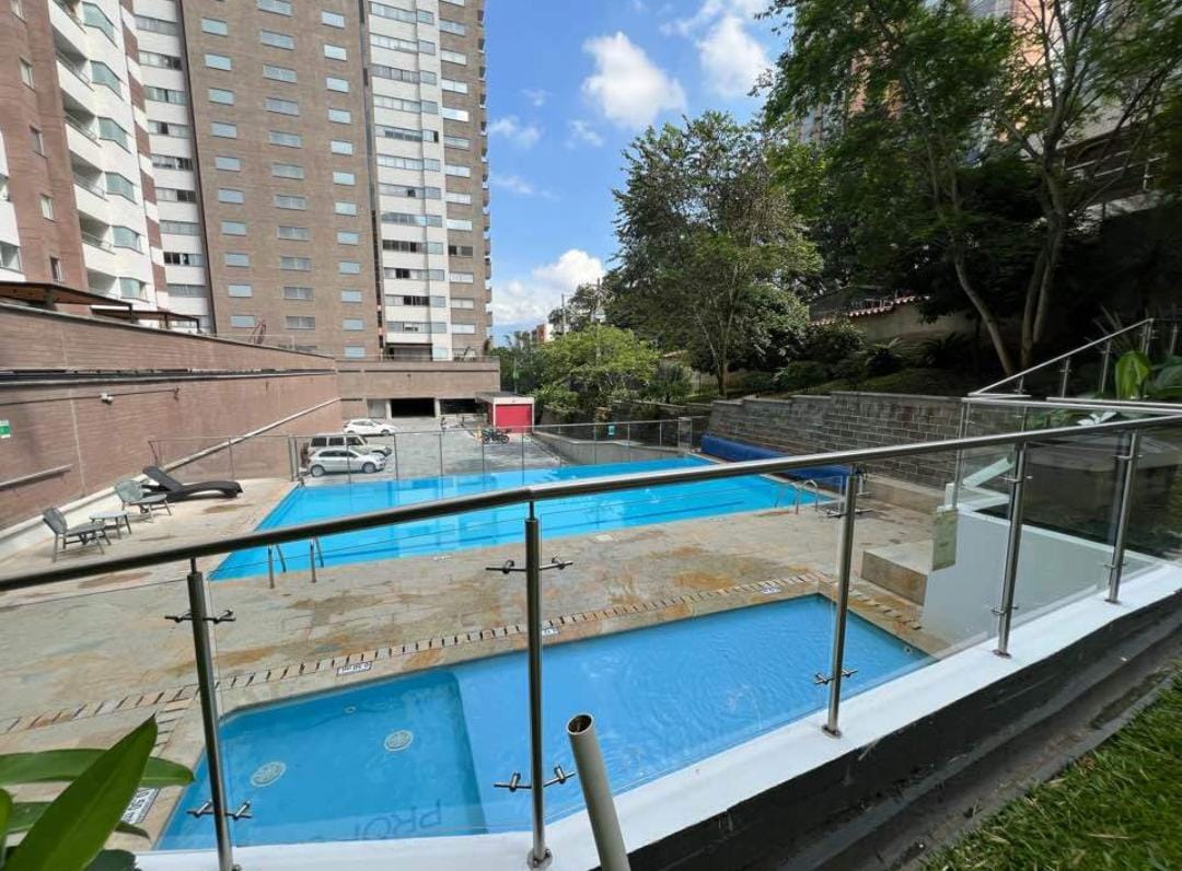 Apartamento en venta en Castropol Medellin