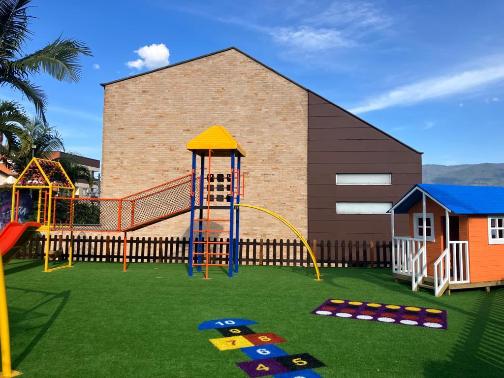 Venta de Casa en La Estrella Cerca del Parque - Antioquia