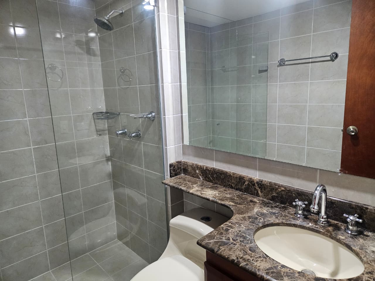 Apartamento en arriendo en Ciudad del Río El Poblado