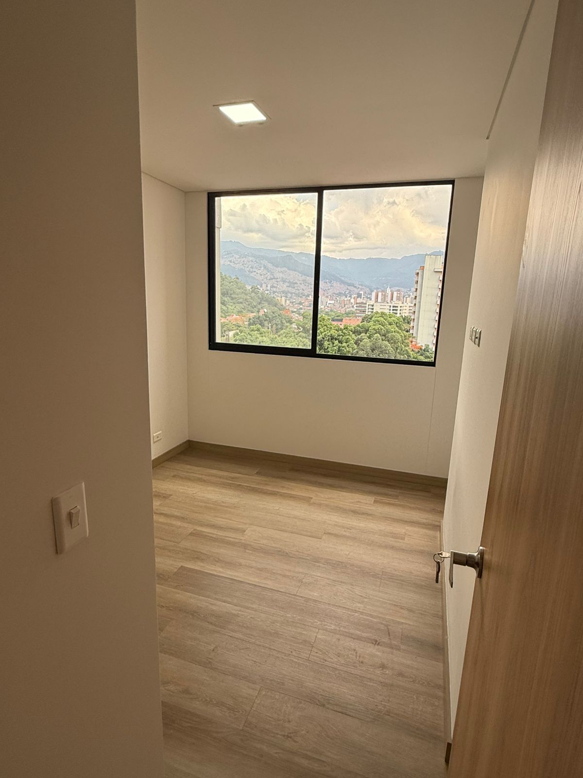 Apartamento en venta para estrenar en Los Colores Medellin