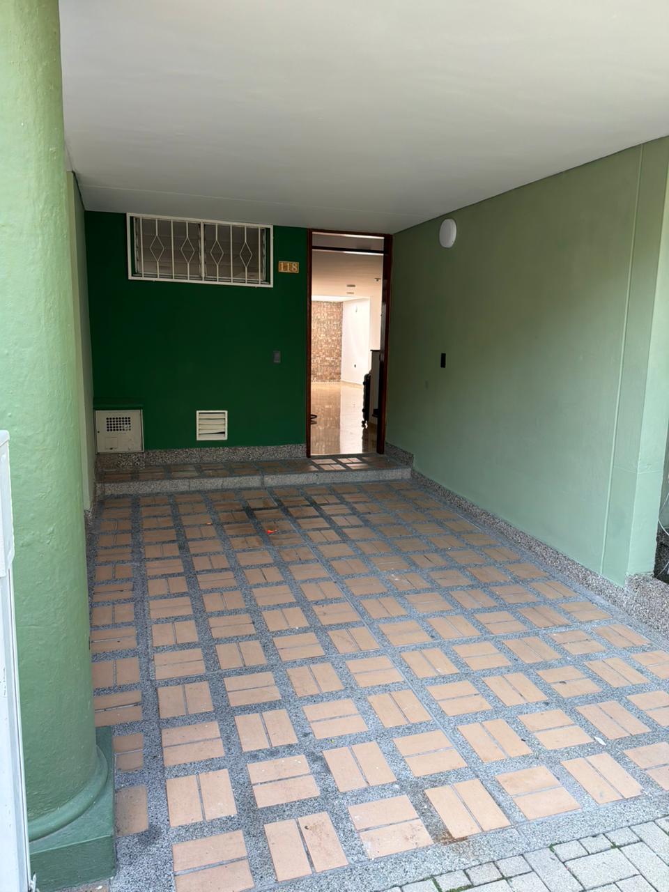 Casa para Arriendo  en Loma de los Bernal Medellín