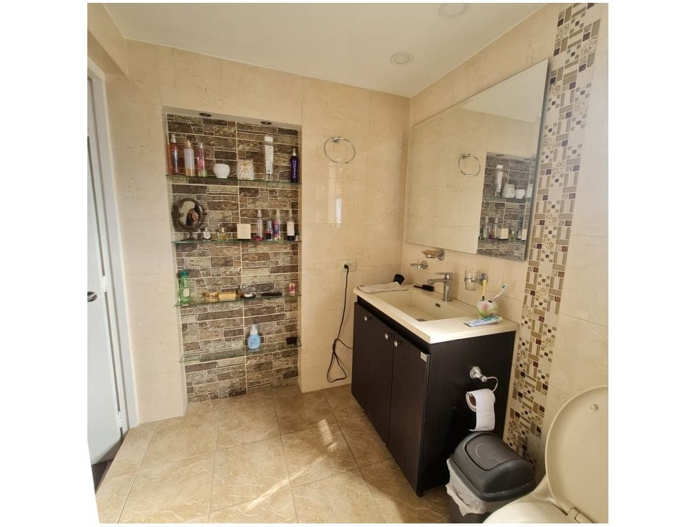 Casa para la venta en La Mota Medellin