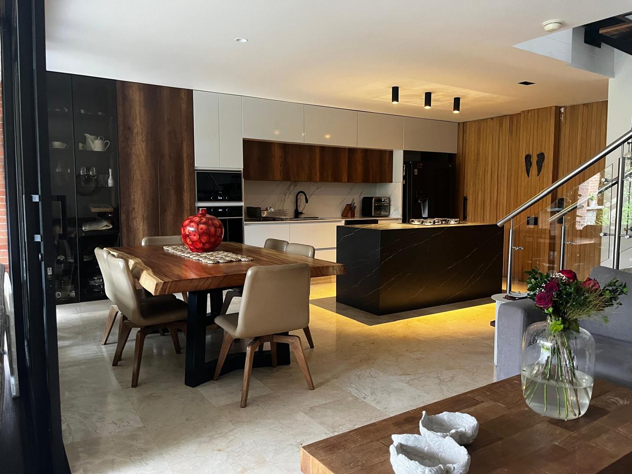 Casa para la venta en Envigado la Calleja
