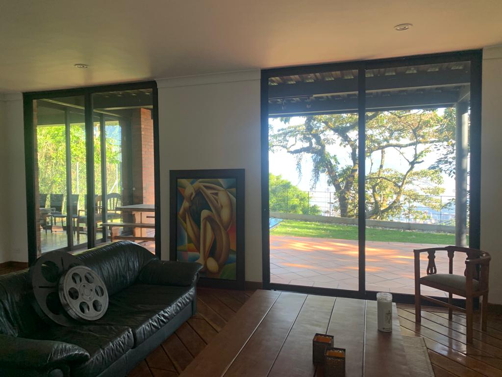 Casa en venta en las Palmas Medellin para rentas cortas