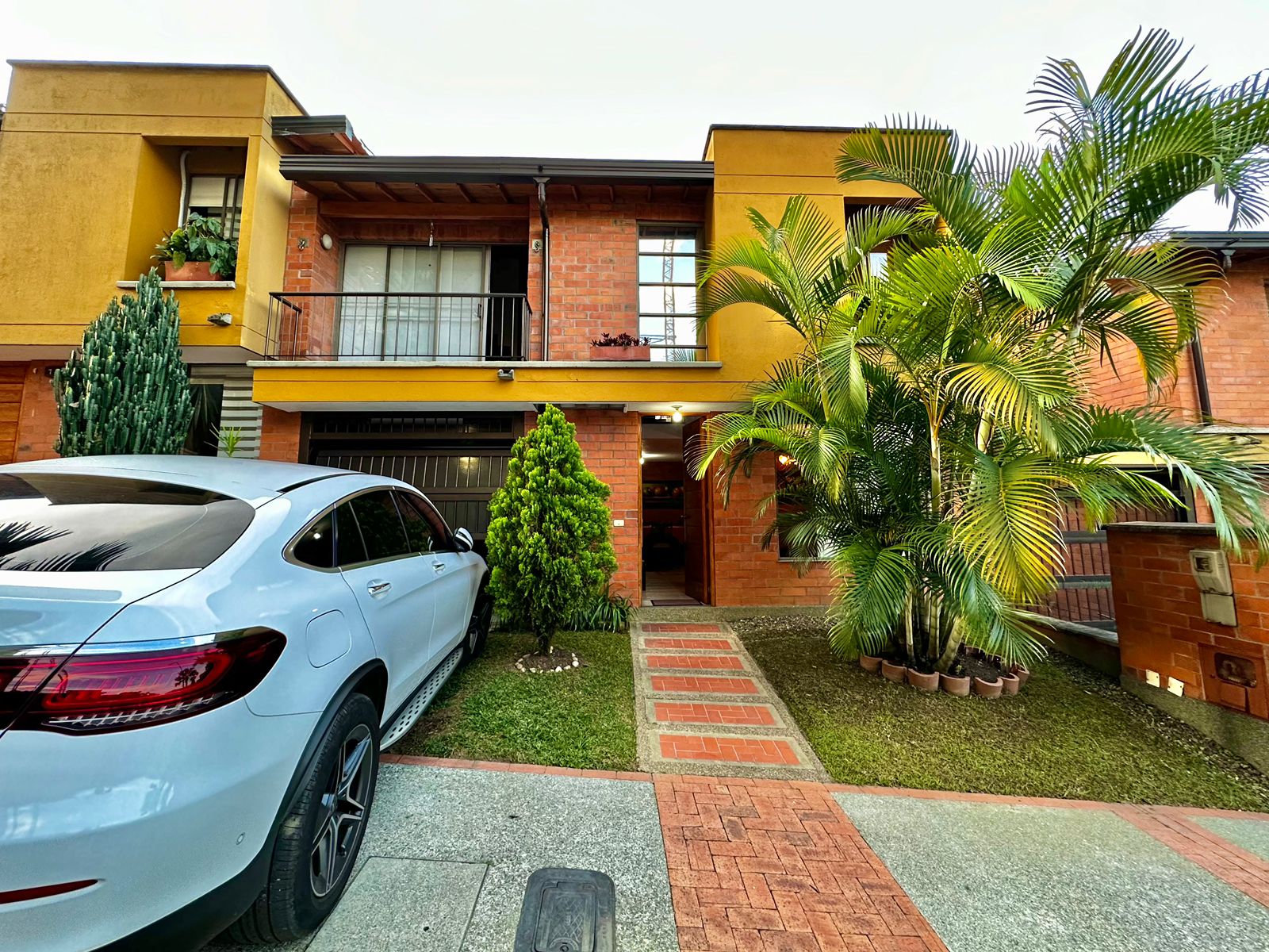 Casa en venta en la Estrella Suramerica