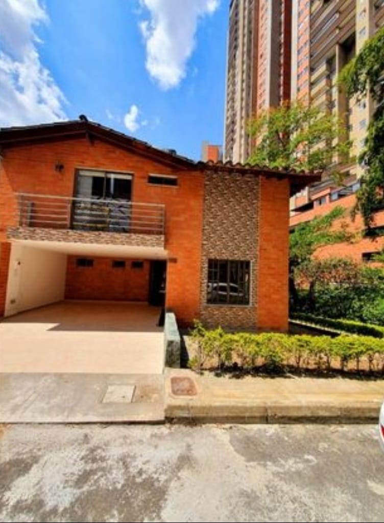 VENTA DE CASA SABANETA ANTIOQUIA.