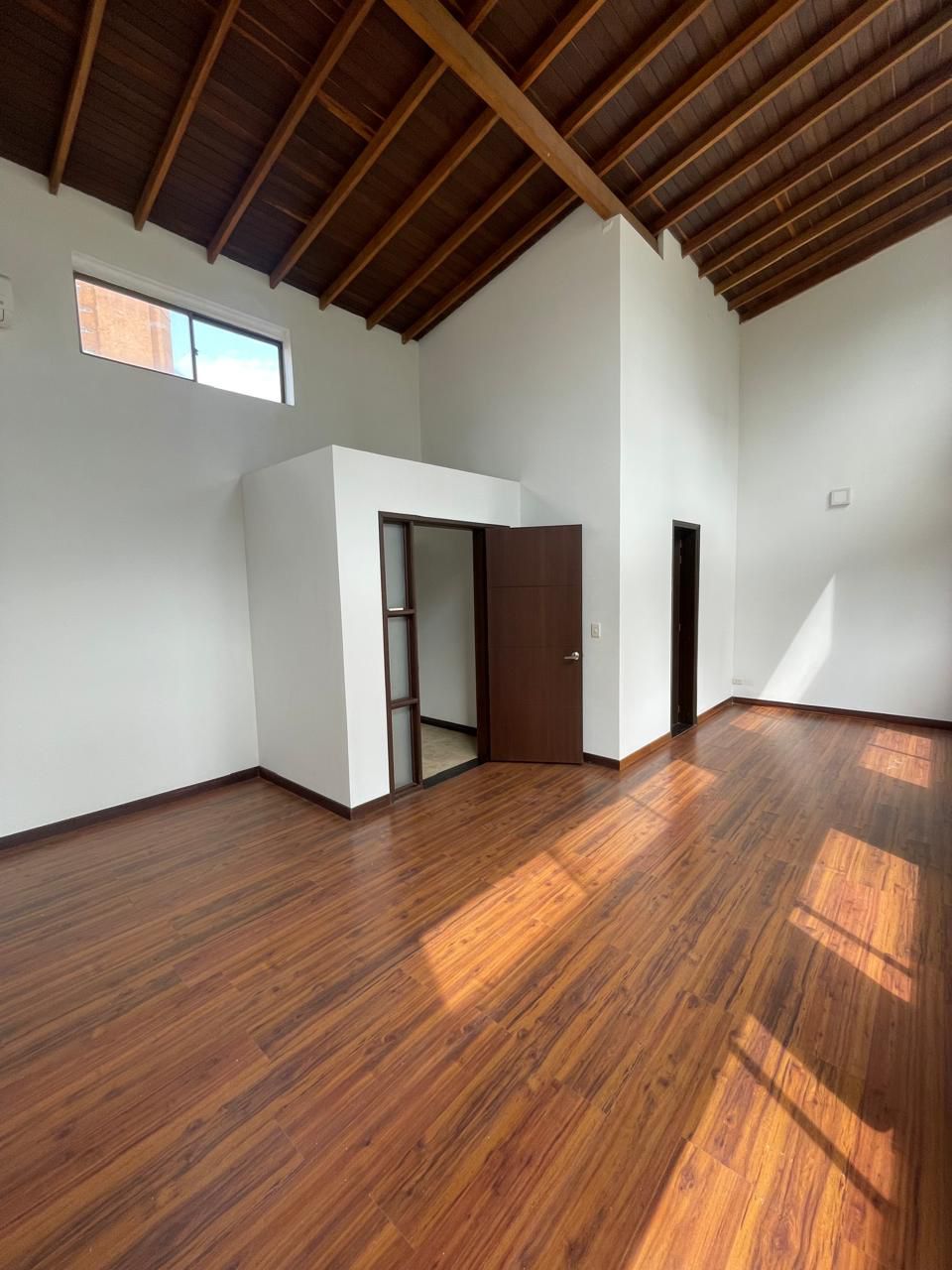 Se vende casa en Sabaneta sector la Doctora