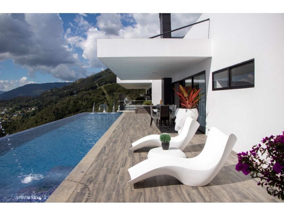 Exclusiva casa en venta en las Palmas Medellin